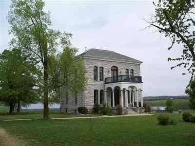 Licensed emergency plumber serving Fair Grove MO